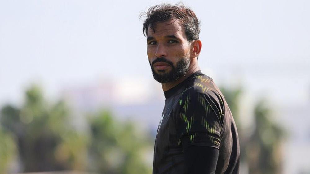 الرجاء يُسوّي نزاعه المالي مع بوعميرة ويبحث عن إيجاد صيغة توافقية مع الشاكير والورفلي