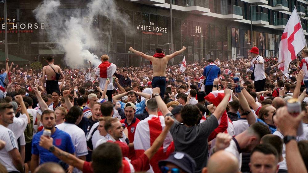 بسبب شغب الجماهير في نهائي "يورو 2020".. إنجلترا تخوض مباراة بدون جمهور و100 ألف يورو غرامة مالية