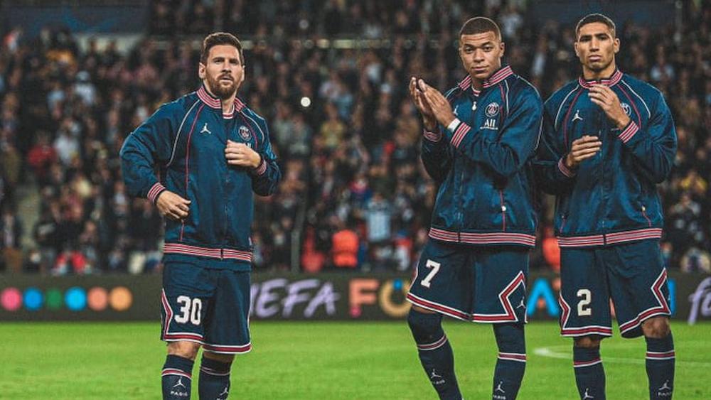 تشكيلة باريس سان جيرمان في مواجهة لايبزيغ.. تواجد معتاد لحكيمي ومبابي وميسي يقودان خط الهجوم