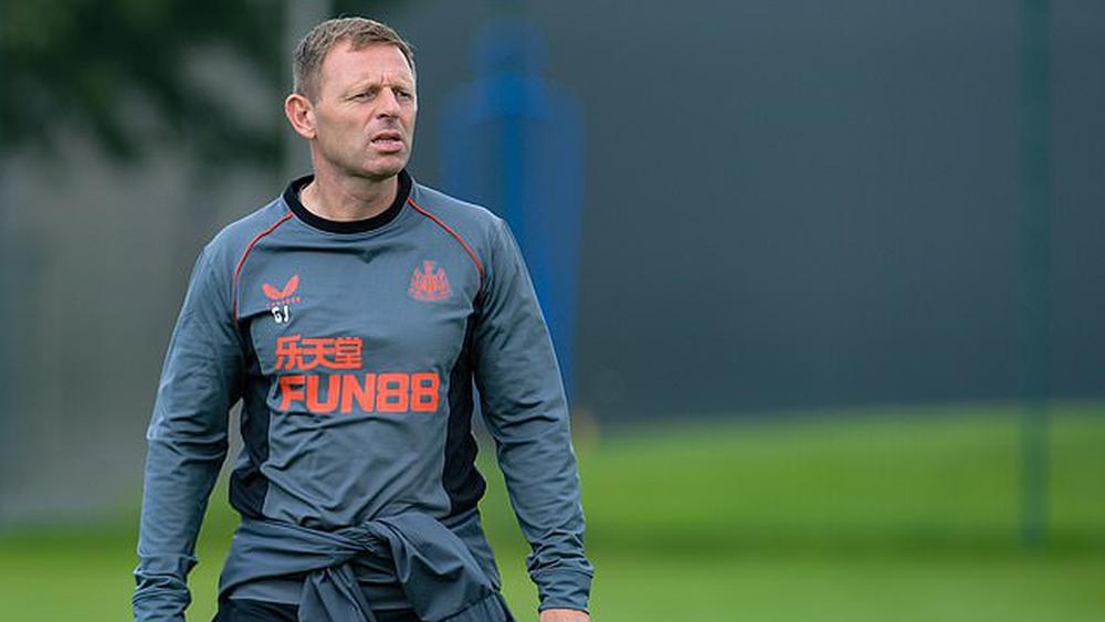 مدرب نيوكاسل المؤقت يأمل تكرار حقبة "كيفن كيغان"