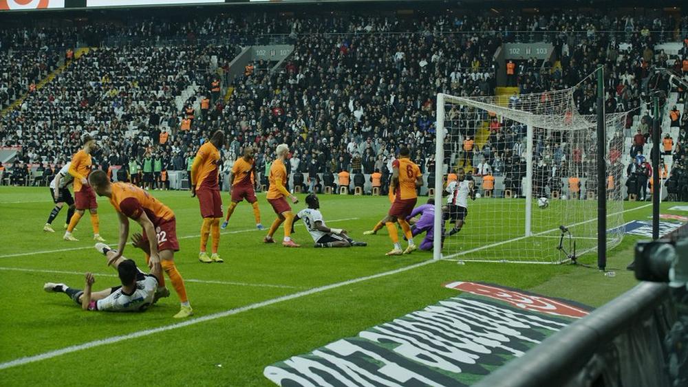 بهدفين مقابل واحد.. بشكتاش يحسم "ديربي إسطنبول" على حساب غريمه غلطة سراي