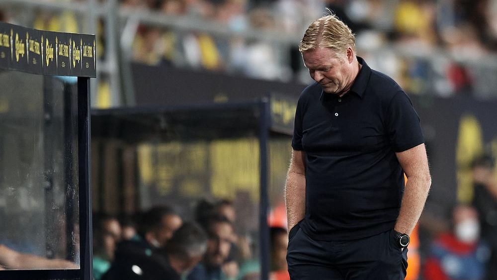 رسميا/ برشلونة يقيل المدرب الهولندي رونالد كومان