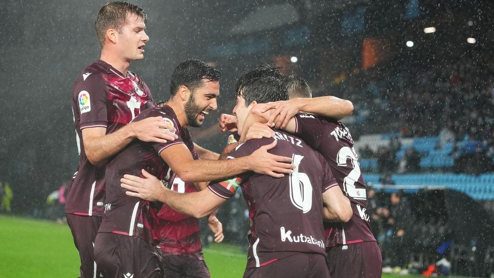 ريال سوسييداد يفوز على سيلتا فيغو بثنائية وينفرد بصدارة الليغا