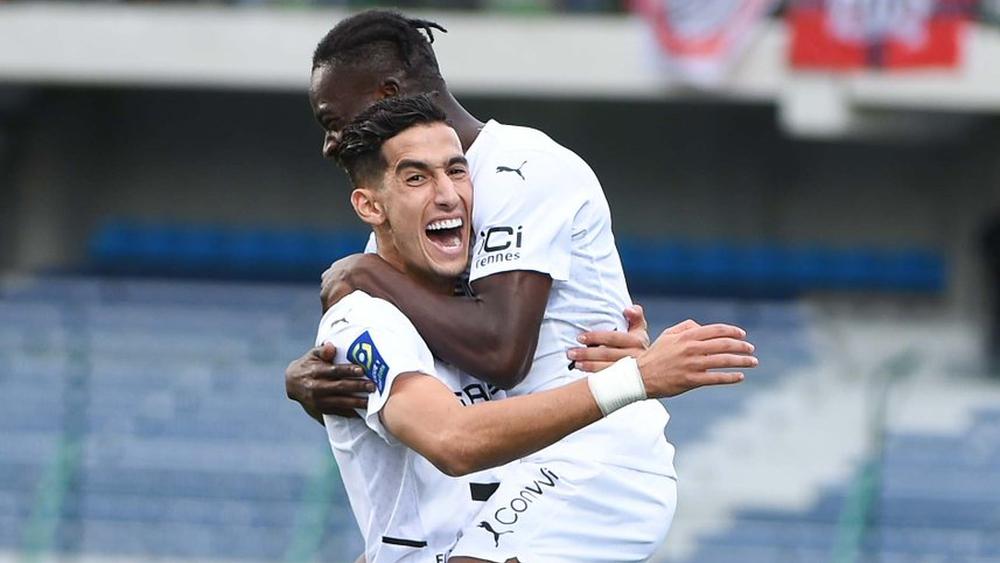 أكرد يواصل التألق.. "الأسد المغربي" يمنح هدف التقدم لرين في مواجهة تروا