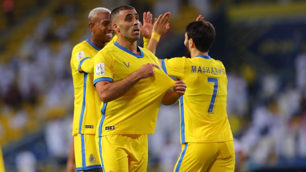 جماهير النصر تُطلق "هاشتاغ" وتطالب بالتجديد للمغربي حمد الله