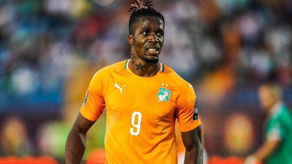 زاها يرفض اللعب مع منتخب الكوت ديفوار ومدربه يؤكد: "طلب منّي عدم المناداة عليه والسبب هو عودته مريضًا في كل مرة يأتي فيها لتمثيل بلاده"