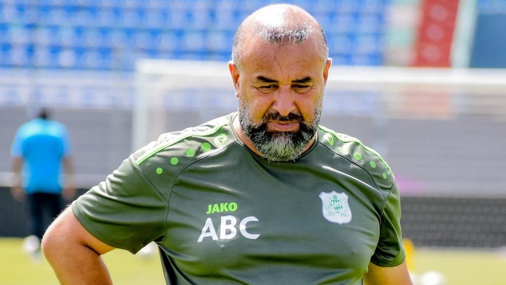 بنشيخة: "قمنا ببداية كارثية أمام اتحاد طنجة.. تلقينا هدفًا في أول 30 ثانية وتعرضنا لحالة طرد مبكّرة"