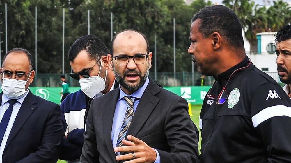 بيومي: "أنيس محفوظ وضع الرجاء في ضغط كبير قبل الديربي.. كيف لرئيس أن يخرج بتصريح يقول فيه أنه سيغير المدرب ويحاول التأثير عليه"