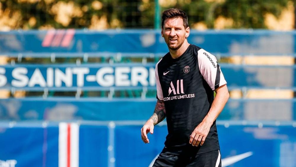 باريس سان جيرمان يعلن غياب ميسي عن مباراة الغد وراموس يلتحق بالتدريبات الجماعية الأسبوع القادم