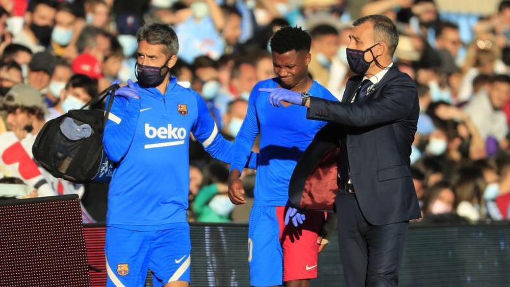 أنسو فاتي يدق "ناقوس الخطر" بإصابته قبل نهاية الشوط الأول ضد سيلتا فيغو