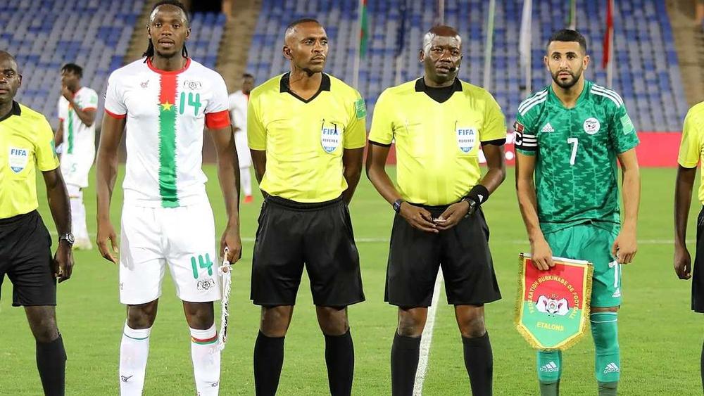 خوفًا من "تكرار" أحداث مباراتهما في 2013.. بوركينا فاسو تخاطب الـ"كاف" لضمان "عدم إزعاج" بعثتها أثناء تواجدها في الجزائر لملاقاة "الخضر"