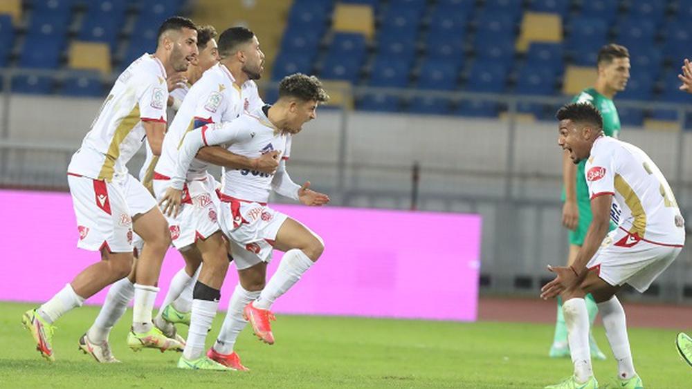 الركراكي يمنح لاعبي الوداد 4 أيام راحة بعد التعادل في الديربي أمام الرجاء