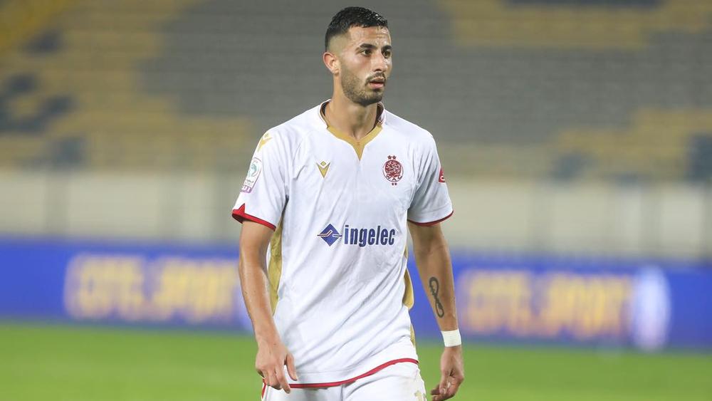 الحسوني: "مواجهتنا أمام الرجاء لم تكن سهلة.. لا زلنا محتفظين بالصدارة والتعادل يبقى نتيجة جيدة"