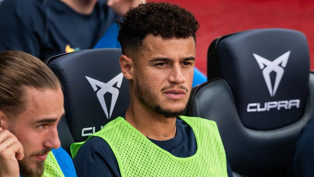 كوتينيو يثير الجدل في برشلونة برفضه المشاركة بديلًا بين الشوطين في مباراة سيلتا فيغو