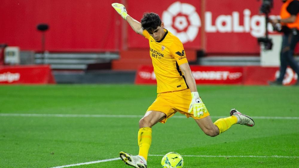 ياسين بونو أساسي كعادته في "ديربي الأندلس" والحدادي وإدريسي في الاحتياط