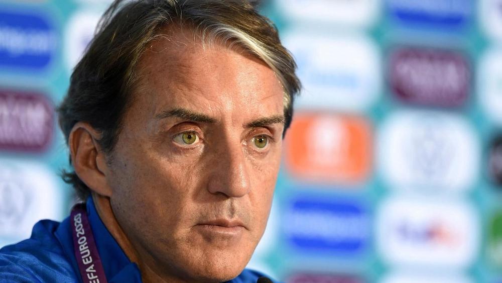 مانشيني يكشف للاعبي إيطاليا مفتاح التفوق على سويسرا والتأهل لمونديال 2022