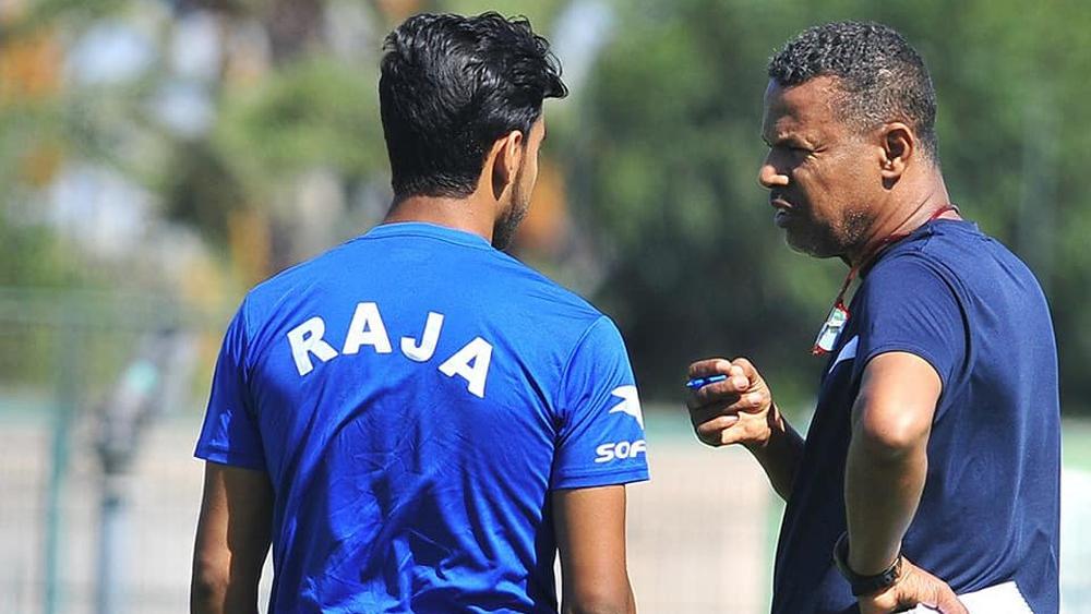 ساعات قليلة تفصل الرجاء عن الإعلان على إقالة الشابي