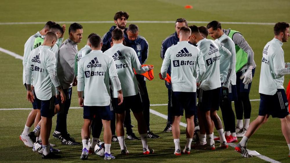 إنريكي يستدعي برايس مينديز لتمثيل إسبانيا في مواجهتي اليونان والسويد بدل يريمي بينو "المصاب"