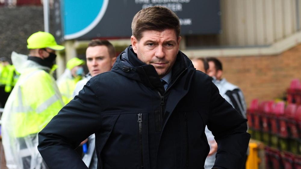 ستيفن جيرارد يوافق على تدريب أستون فيلا