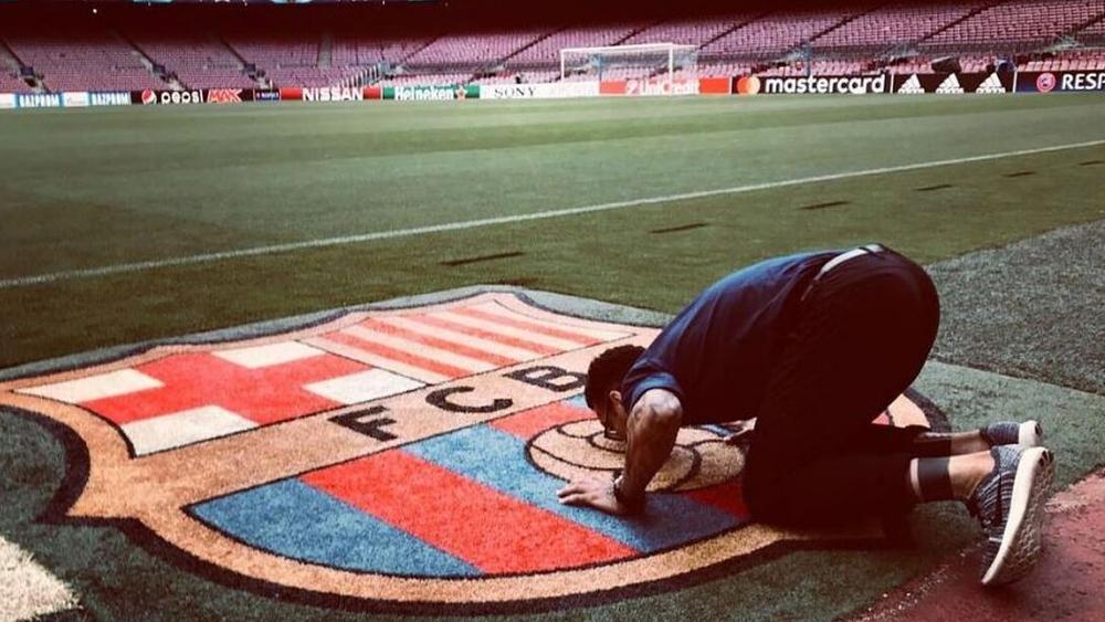 برشلونة أعاد داني ألفيس بعدما أنفق 94 مليون يورو للبحث عن خليفته