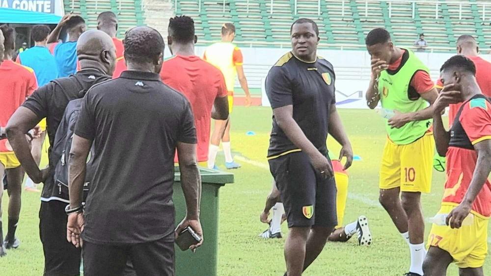 بعثة المنتخب الغيني تتوجه صوب الدار البيضاء صبيحة غد الأحد استعدادا لمواجهة المغرب في تصفيات "المونديال"