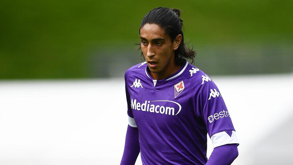 بعد النصيري.. يوسف ماليح يغادر معسكر الأسود ويلتحق بفريقه فيورنتينا الإيطالي لمواصلة علاجه