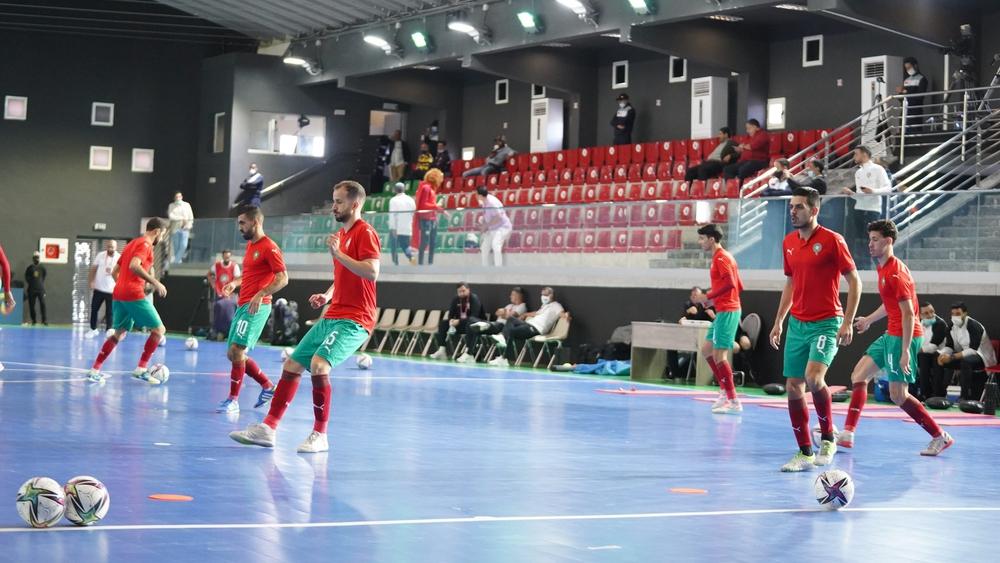 بعد مباراة "الأسود" والسودان.. حضور جماهيري بالعشرات يؤثّث ودية المغرب والبرازيل لـ"الفوتسال"