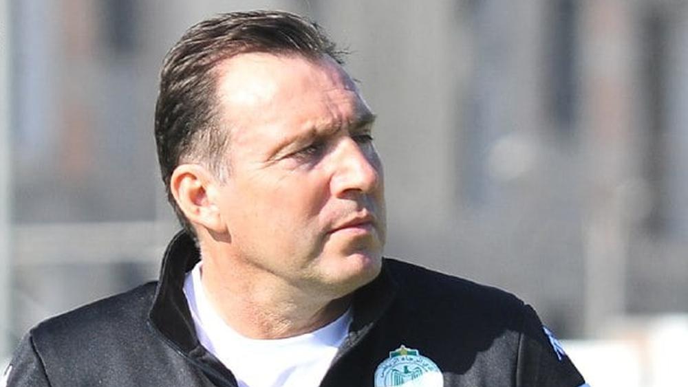 قوانين "صارمة" يفرضها فيلموتس على لاعبي الرجاء أبرزها غرامة مالية نظير أي تأخر عن التداريب