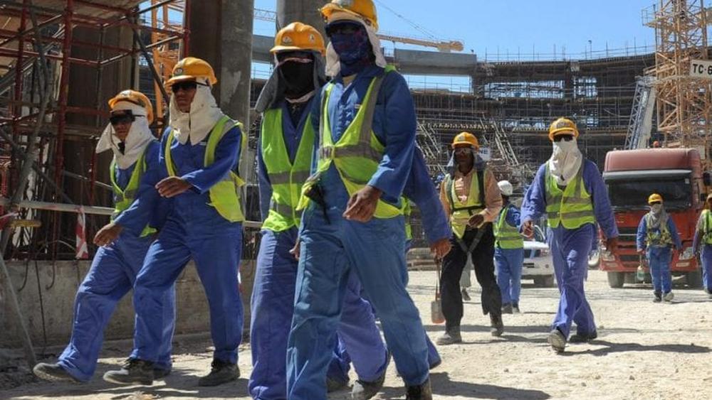 أندية سويدية "تضغط" على "الفيفا" دفاعا عن حقوق "العمال المهاجرين" في قطر