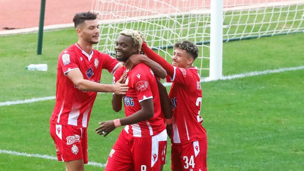 مبينزا يُوطِّد علاقته بالشباك بثنائية في مرمى السوالم ويبتعد في صدارة هدافي الدوري الاحترافي (7)