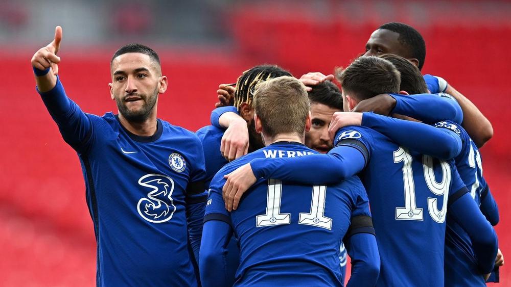Chelsea dépasse Leicester City et maintient son leadership