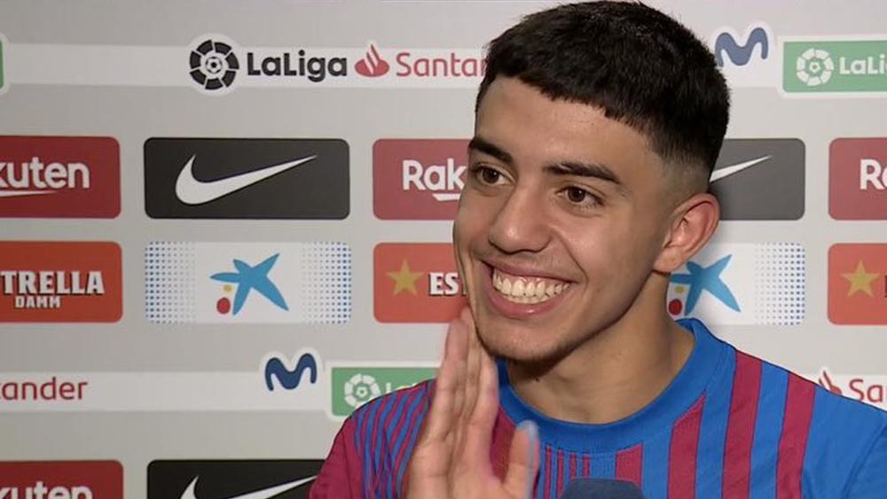 أخوماش: "سعيد لبدايتي مع برشلونة وممتن للنادي والمدرب.. كنت متوترا لكن بمجرد لمسي للكرة أصبح كل شيء عاديا"