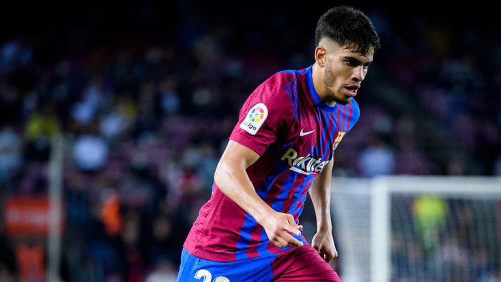 بست مراوغات من أصل ثمانية خلال شوط واحد.. الزلزولي "يتألق" في "ديربي كتالونيا" كـ"أكثر" اللاعبين مراوغة وفوزا بالالتحامات في المباراة