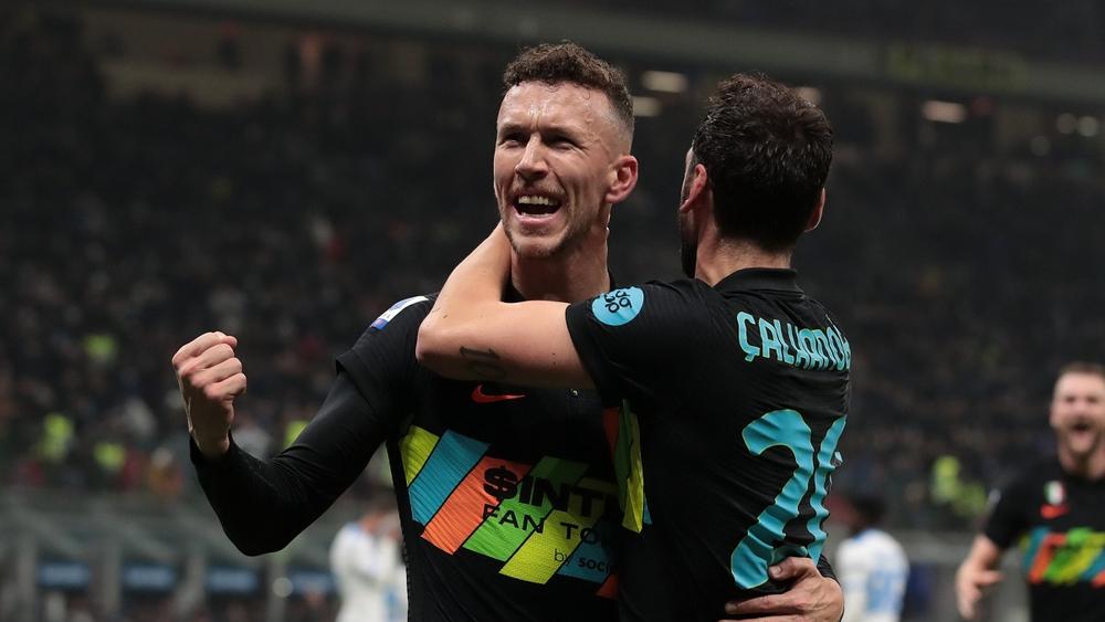 الإنتر يلحق أول هزيمة بنابولي (3-2) بعد مباراة "مثيرة" ويشعل المنافسة في قمة "السيري آ"