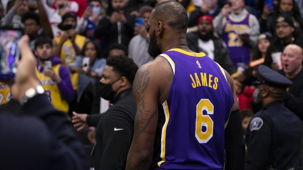 NBA: les Lakers dans la douleur, Chicago facile, Phoenix large