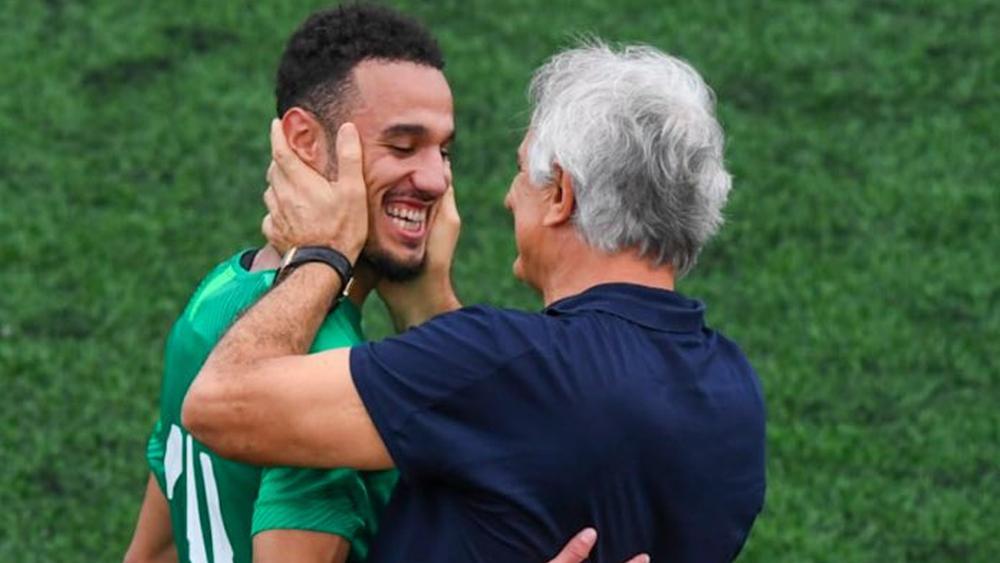 تقارير هولندية/ "رياح الصلح" تطفئ "نار الخلاف" بين مزراوي وخليلوزيتش والأخير يتجه لاستدعائه لمعسكر "الأسود" المقبل