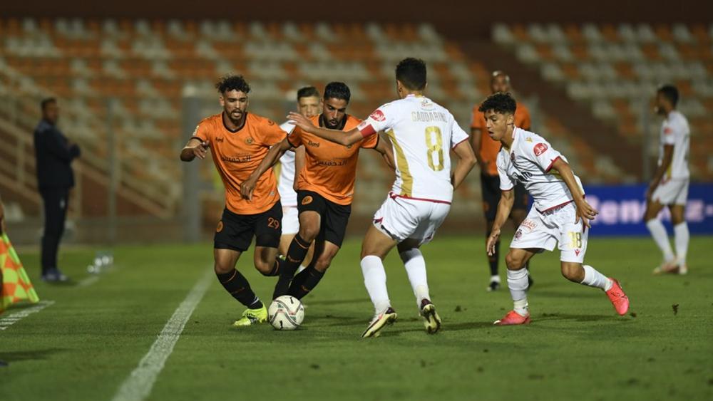 الوداد الرياضي "المتصدر" يواجه نهضة بركان في صراع حول مواصلة سلسلة "اللاهزيمة"