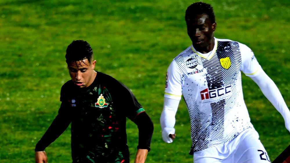 الجيش الملكي يفرض تعادلا بدون أهداف على "الماص" في مركب فاس وينفرد بالمركز الثالث