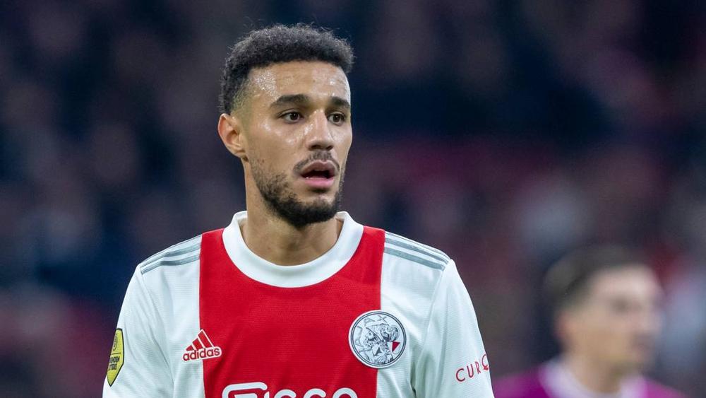 تقارير هولندية/ مزراوي حَسَم أمره بعدم التجديد مع أياكس والانضمام إلى نادٍ جديد في الصيف القادم