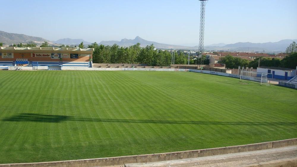 وفاة عامليْن في ملعب بإسبانيا بعد سقوطهما من الرافعة!