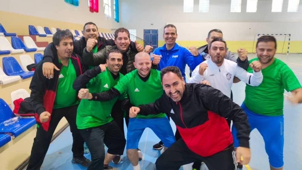 الدكيك يحظى باستقبال حار في الجزائر ويؤطّر دورة تكوينية لمدربيها تحت إشراف "الفيفا"