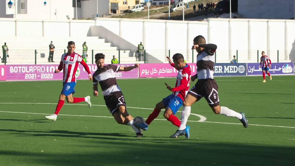 القسم الثاني.. المغرب التطواني يتخطى "الواف" ويرتقي للوصافة و"الرّاك" يهزم أطلس خنيفرة والزمامرة تفوز على "الطّاس"