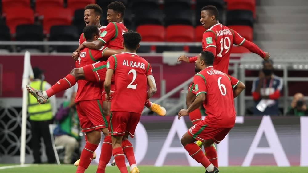 "كأس العرب"/ عمان تلحق بركب المتأهلين لربع النهائي بعد انتصارها على البحرين بثلاثية نظيفة
