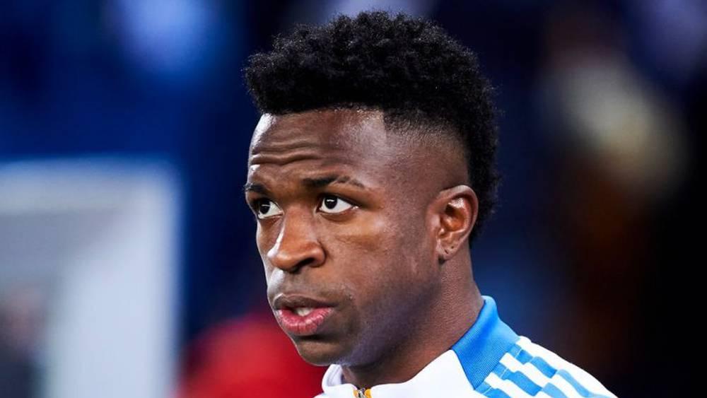 فينيسيوس: "من الأفضل أن أبقى في ريال مدريد"