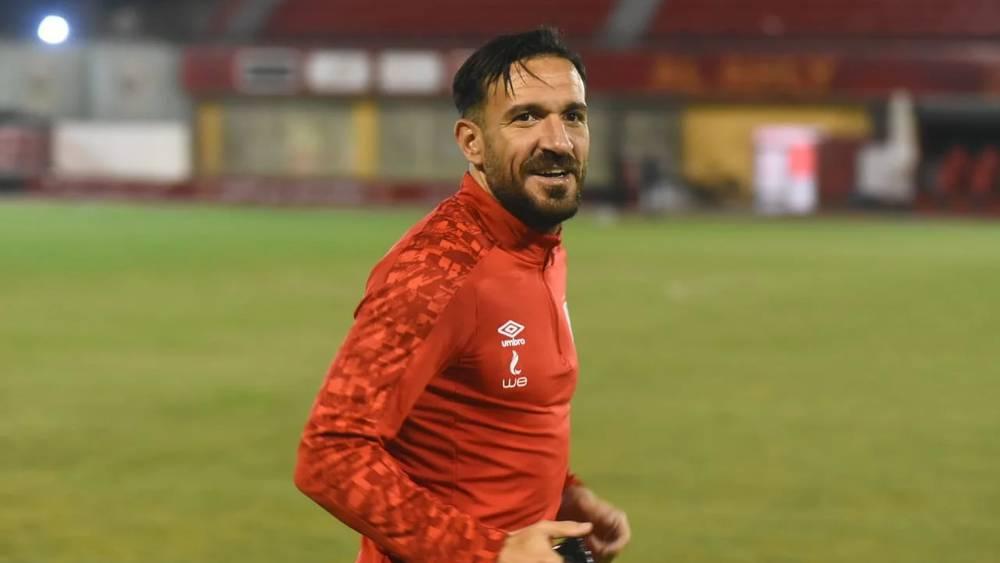 التونسي علي معلول ينضم لمعسكر الأهلي في الدوحة تأهبًا لمباراة السوبر الأفريقي