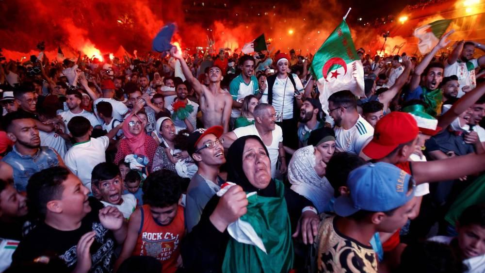 قتيلان وعشرات الجرحى حصيلة احتفالات الجزائريين بلقب "كأس العرب"