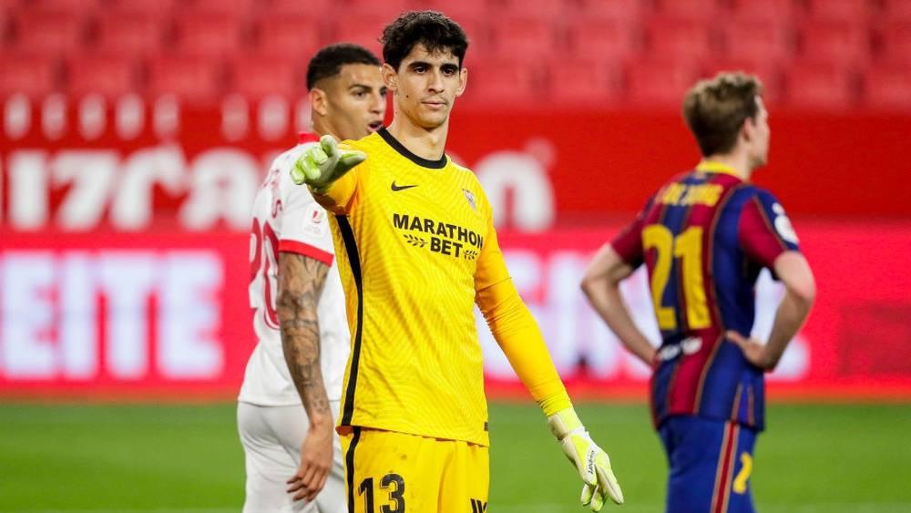 تشكيلتا إشبيلية وبرشلونة.. بونو والزلزولي أساسيان والنصيري والحدادي وأخوماش احتياطيون