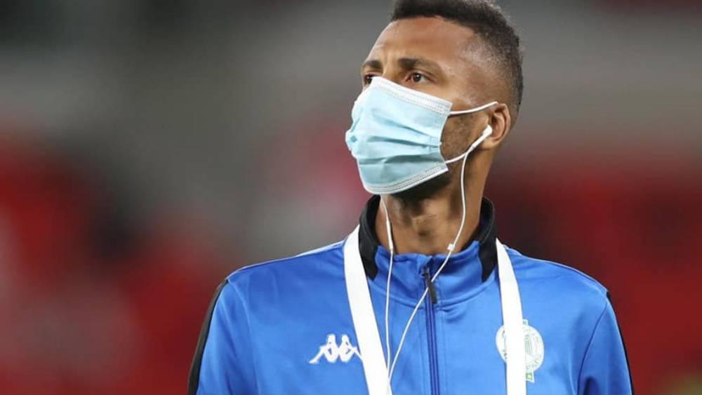 لاعبو الرجاء يتوجهون من المطار نحو الفندق ومدة الحجر 5 أيام