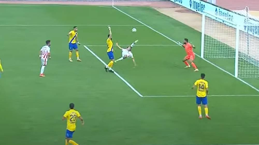 الشباب السالمي "المنقوص عدديا" يفرض التعادل السلبي على مضيفه حسنية أكادير