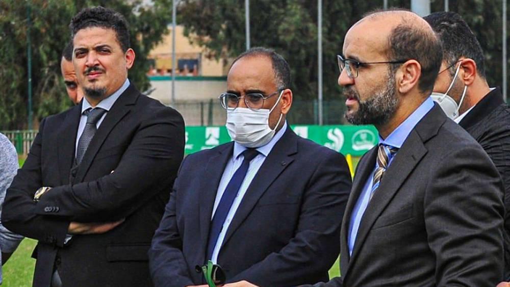 القرارات الانفرادية و"الميركاتو" القادم للرجاء يجُران على أنيس محفوظ غضَب أعضاء مكتبِه المديري